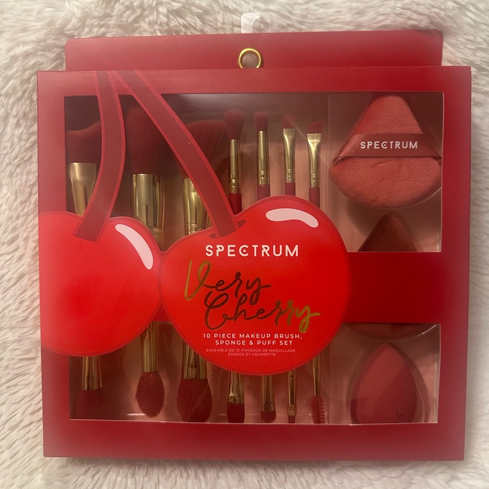 Spectrum Very Cherry Makeup Brush Set - Red and Gold